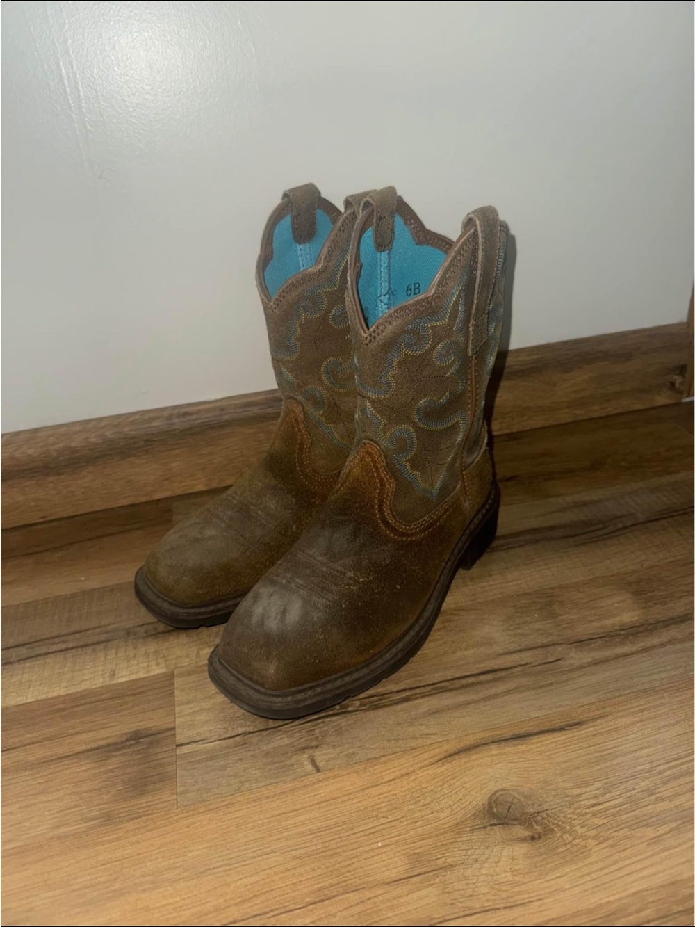 Ariat cowboy boots